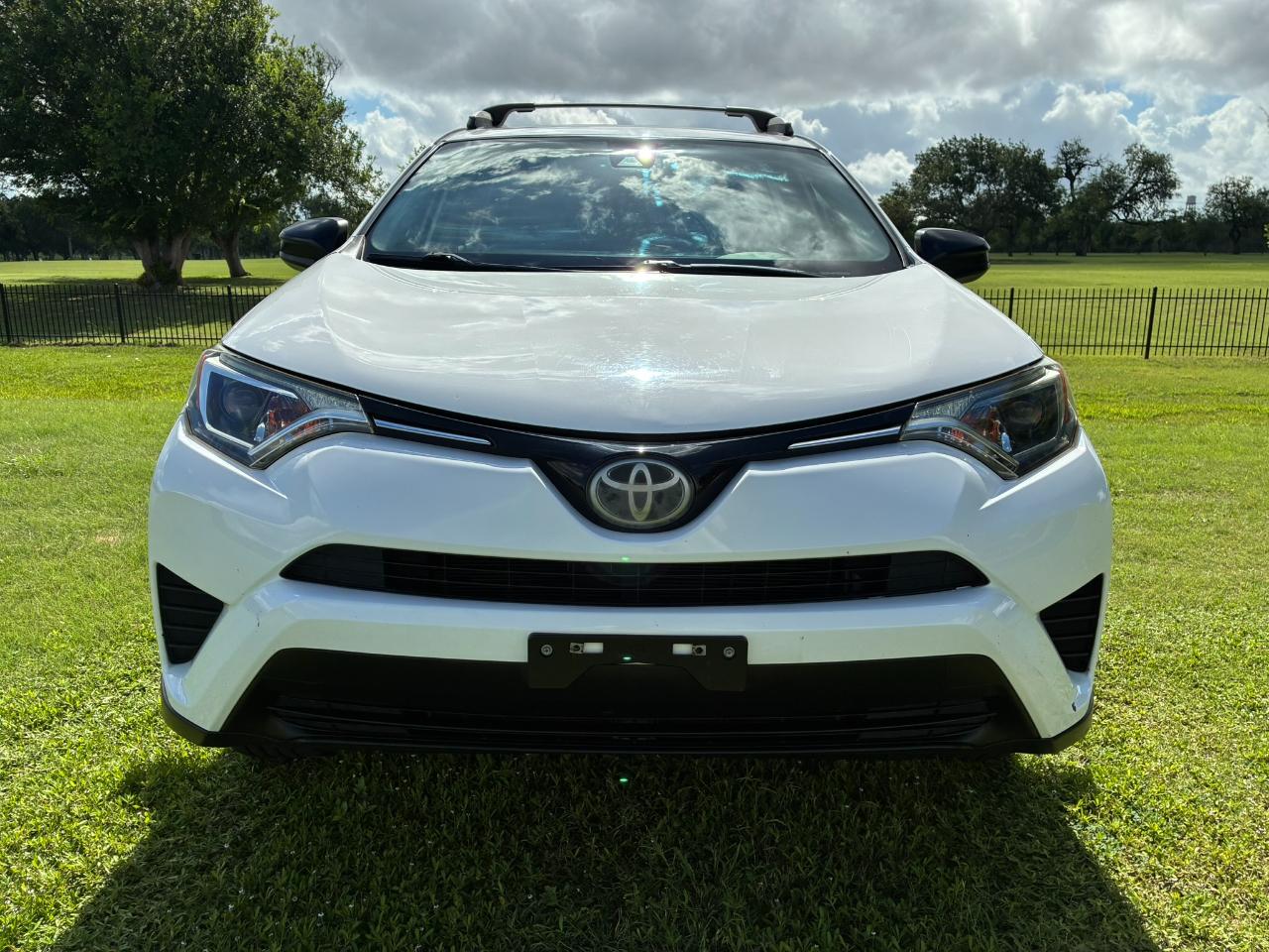 Toyota RAV4 LE FWD 2018