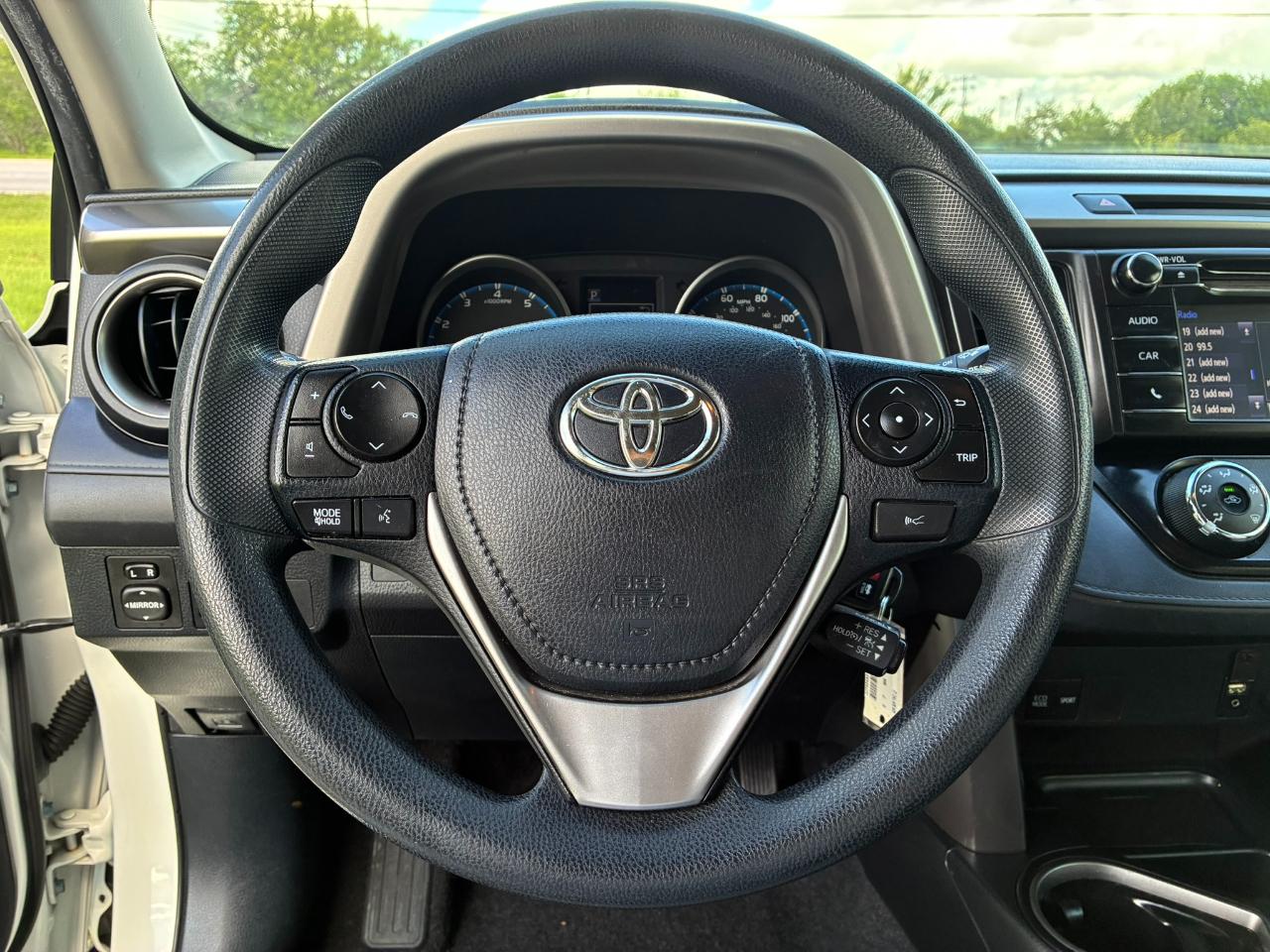 Toyota RAV4 LE FWD 2018