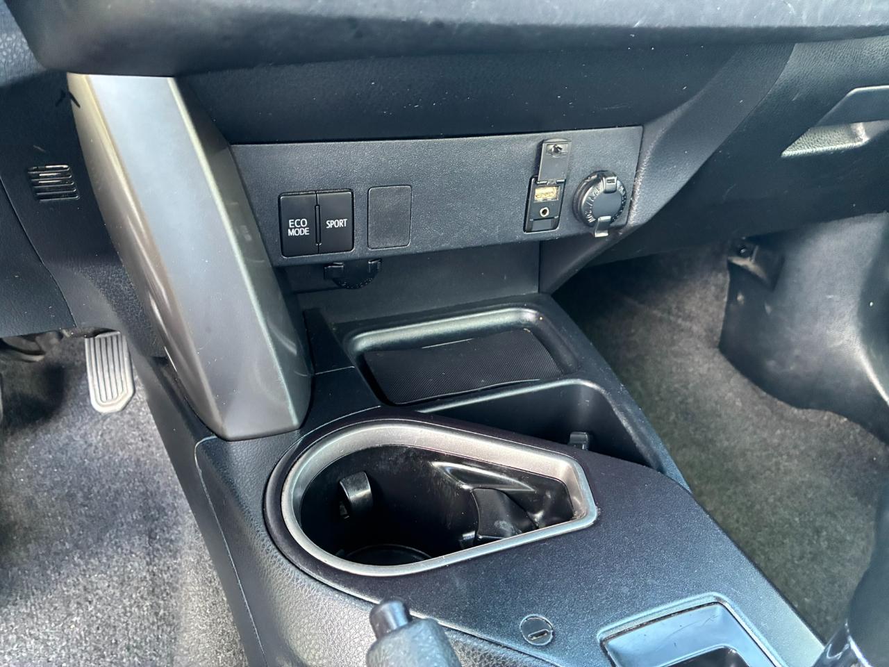 Toyota RAV4 LE FWD 2018