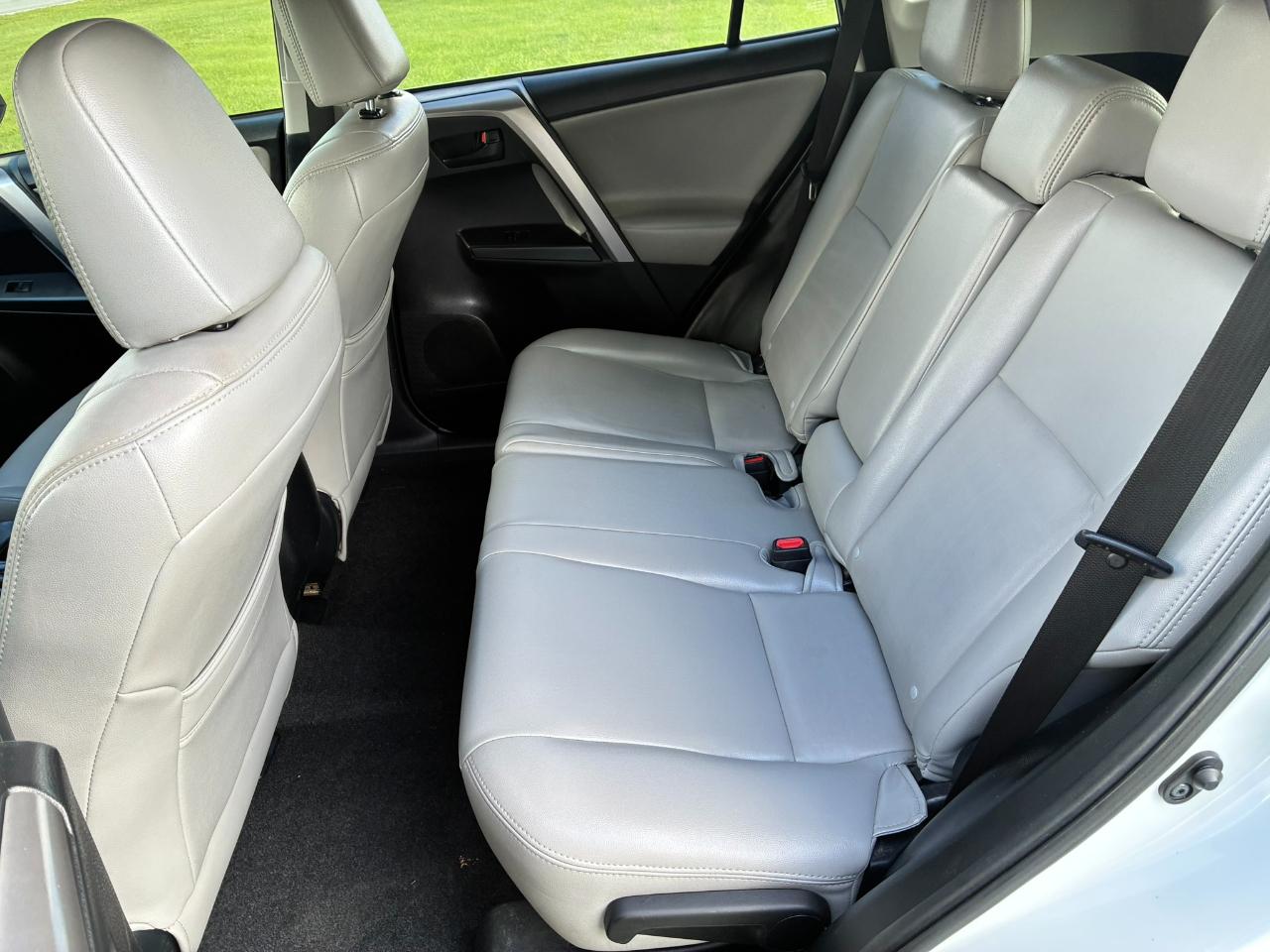 Toyota RAV4 LE FWD 2018