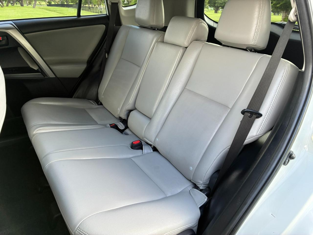 Toyota RAV4 LE FWD 2018