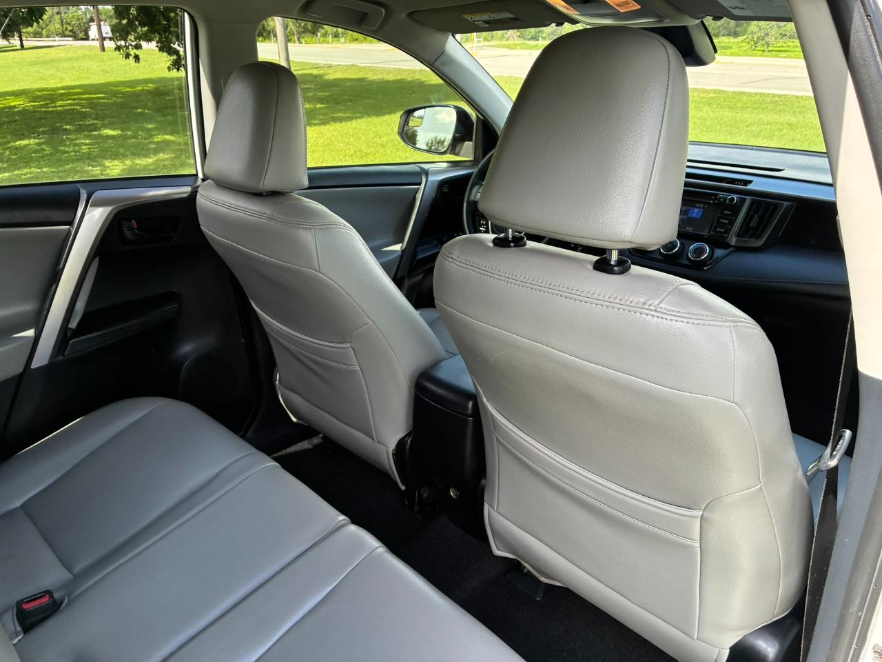 Toyota RAV4 LE FWD 2018