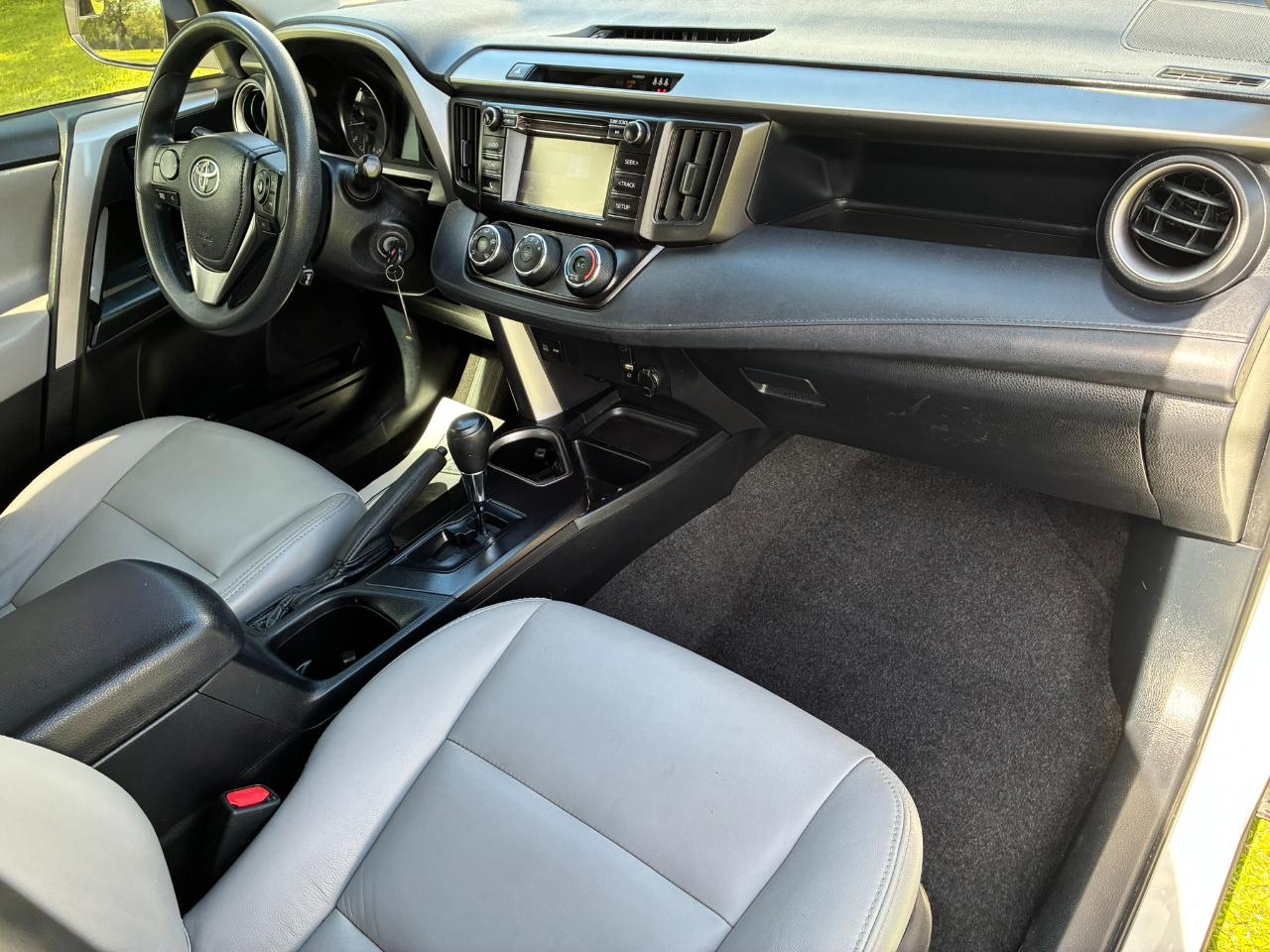 Toyota RAV4 LE FWD 2018