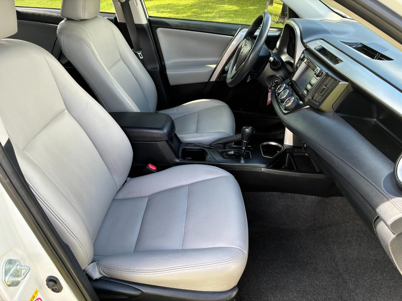 Toyota RAV4 LE FWD 2018