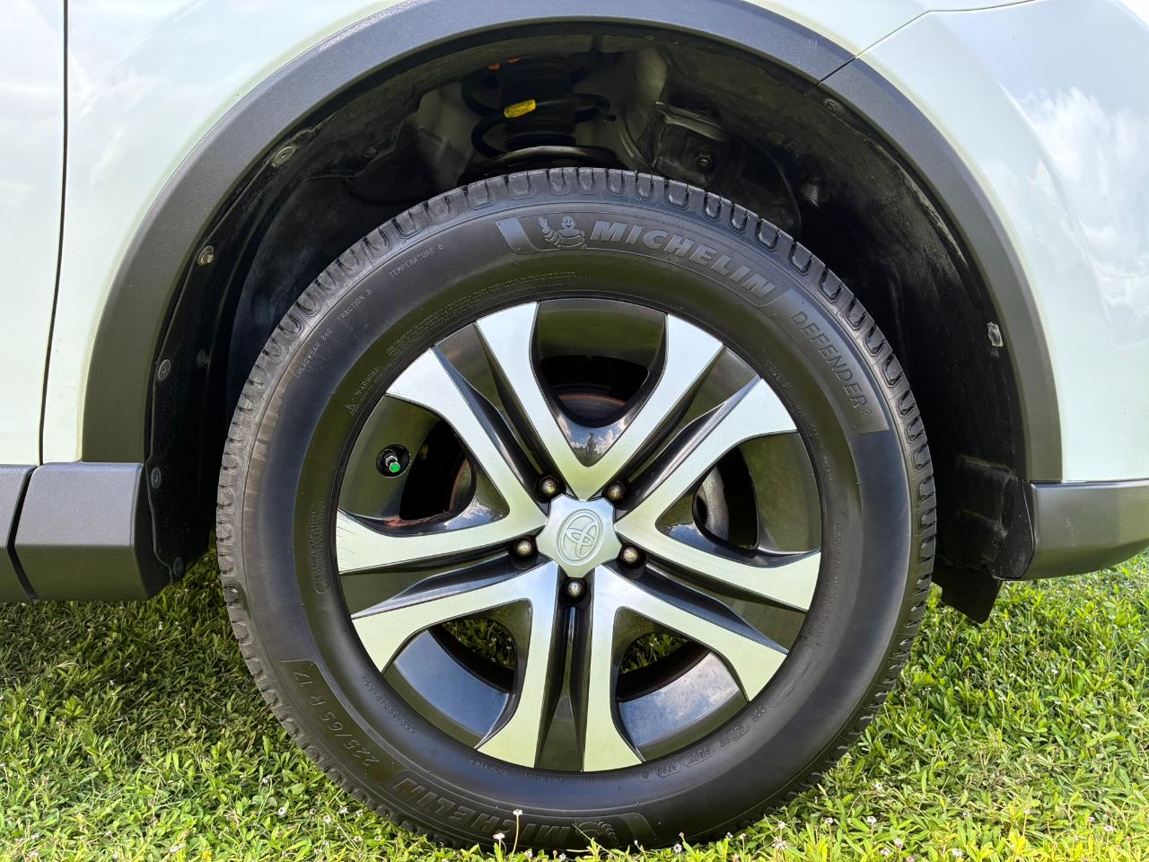 Toyota RAV4 LE FWD 2018