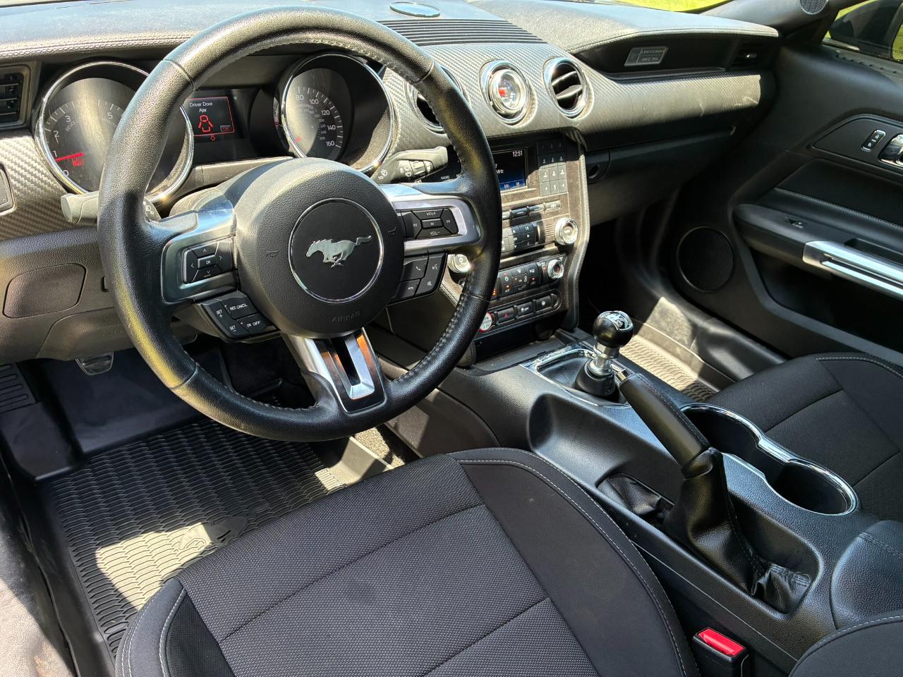 Ford Mustang V6 Coupe 2017
