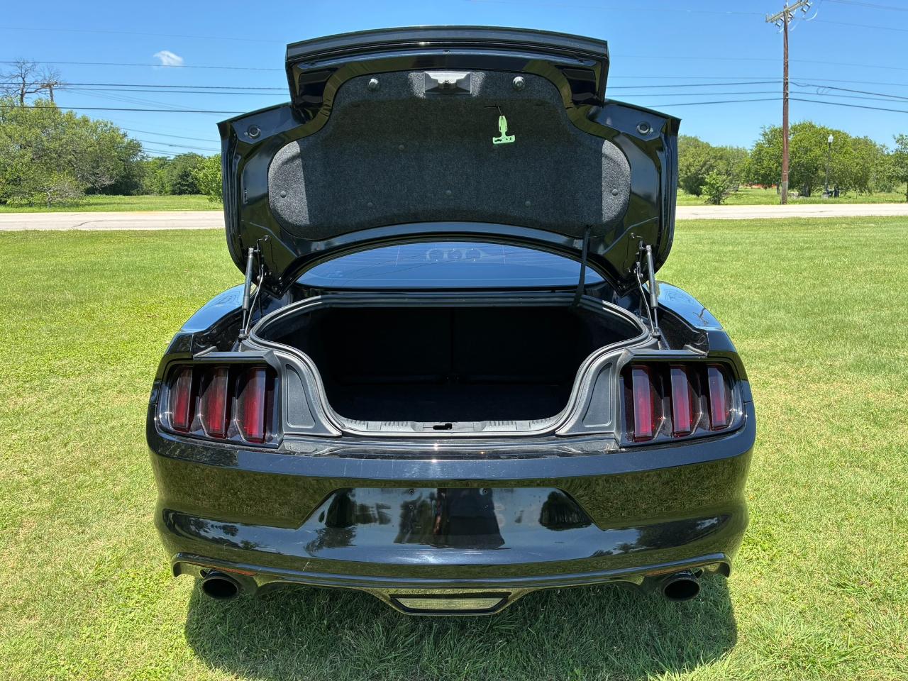 Ford Mustang V6 Coupe 2017