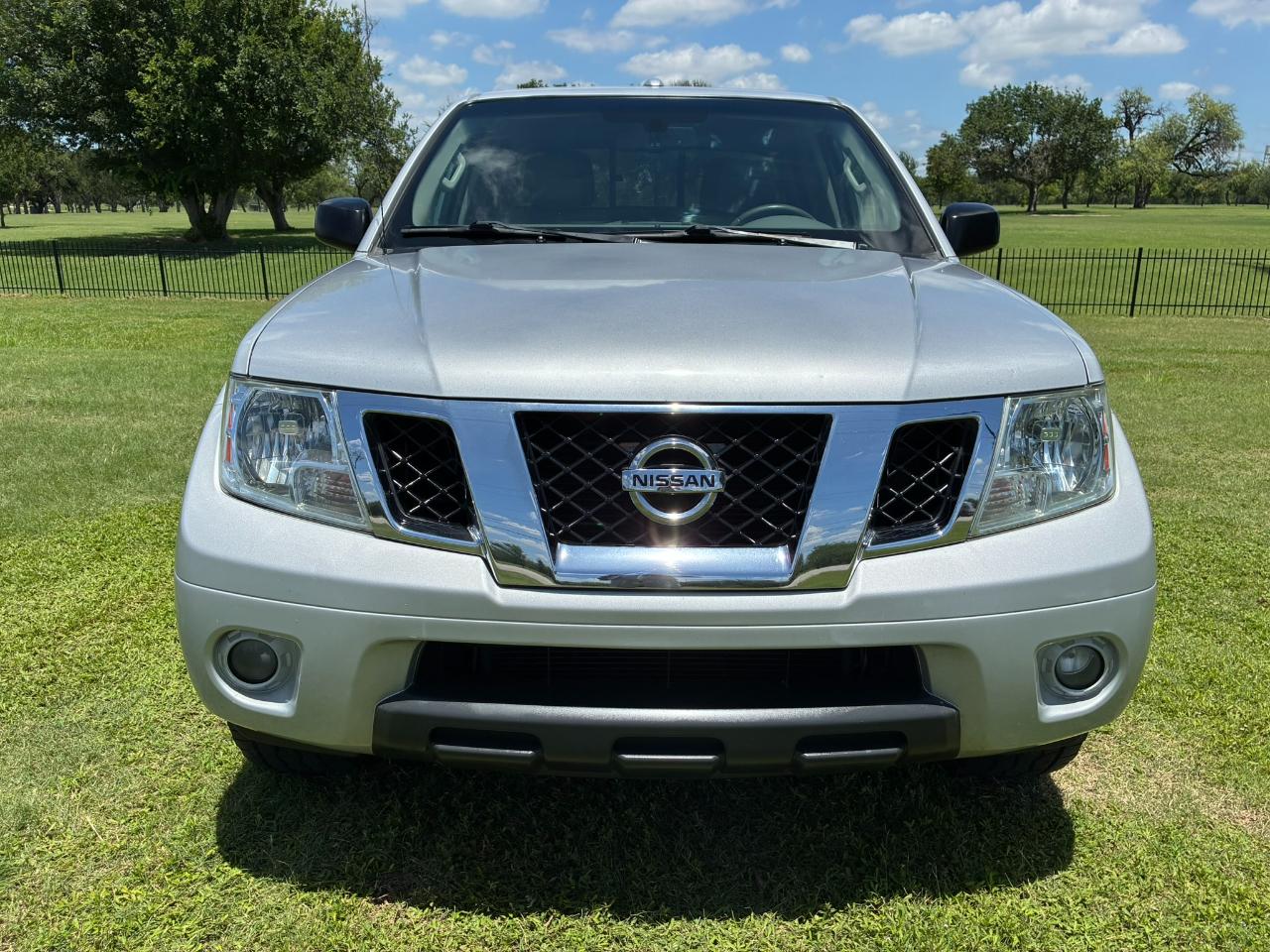 Nissan Frontier S Crew Cab 5AT 2WD 2014