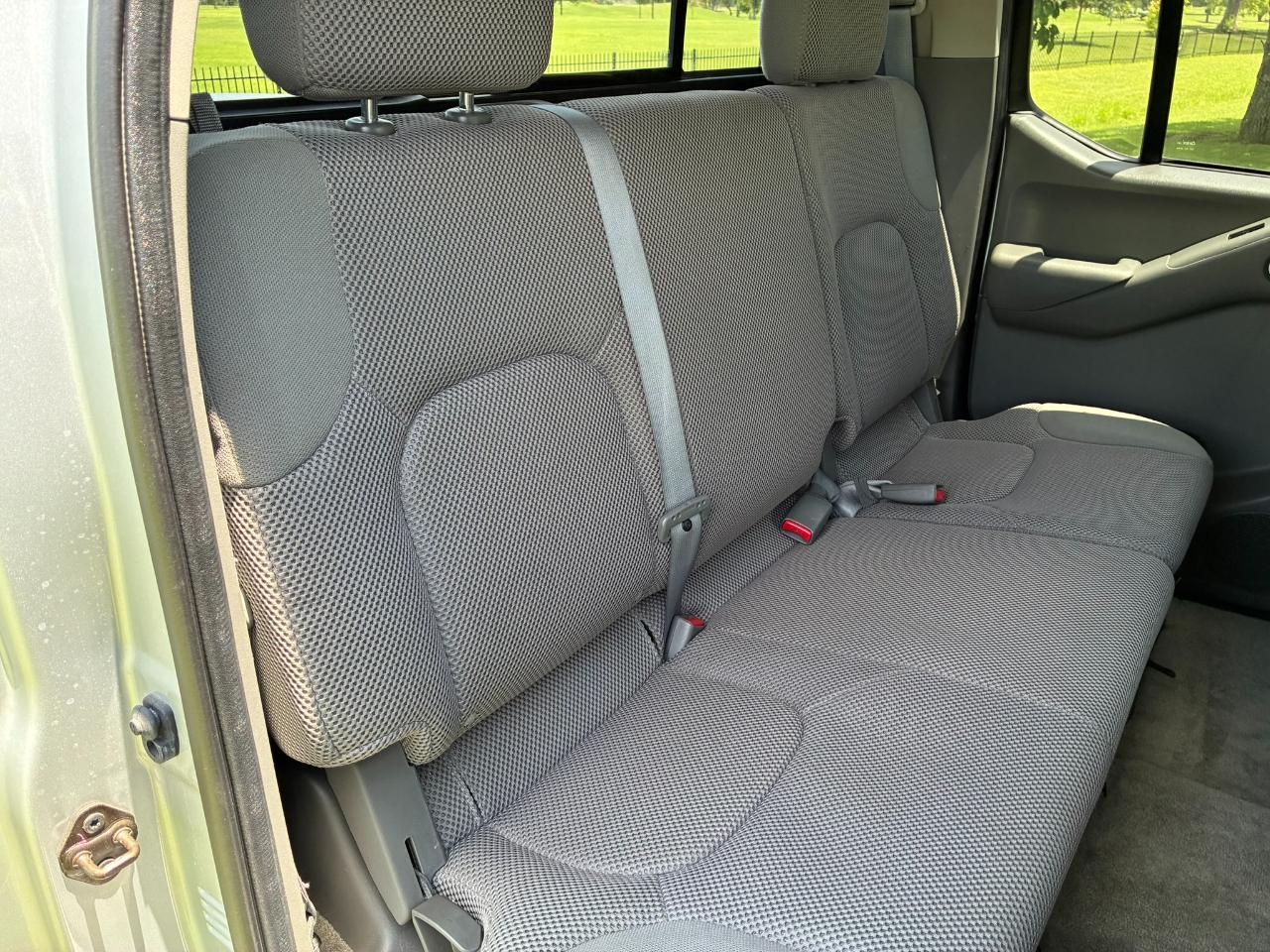 Nissan Frontier S Crew Cab 5AT 2WD 2014