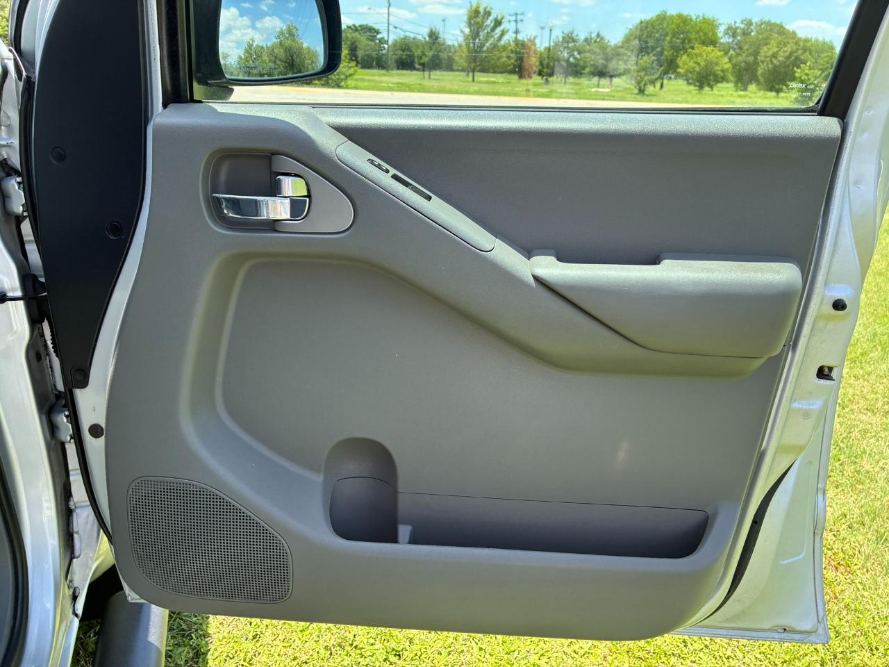 Nissan Frontier S Crew Cab 5AT 2WD 2014