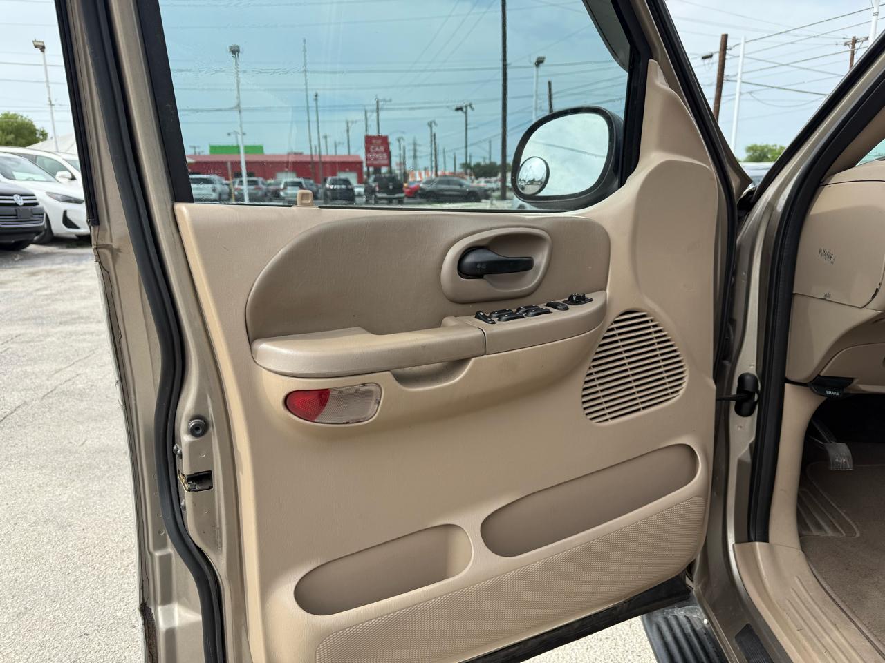 Ford F-150 King Ranch SuperCrew 2WD 2003