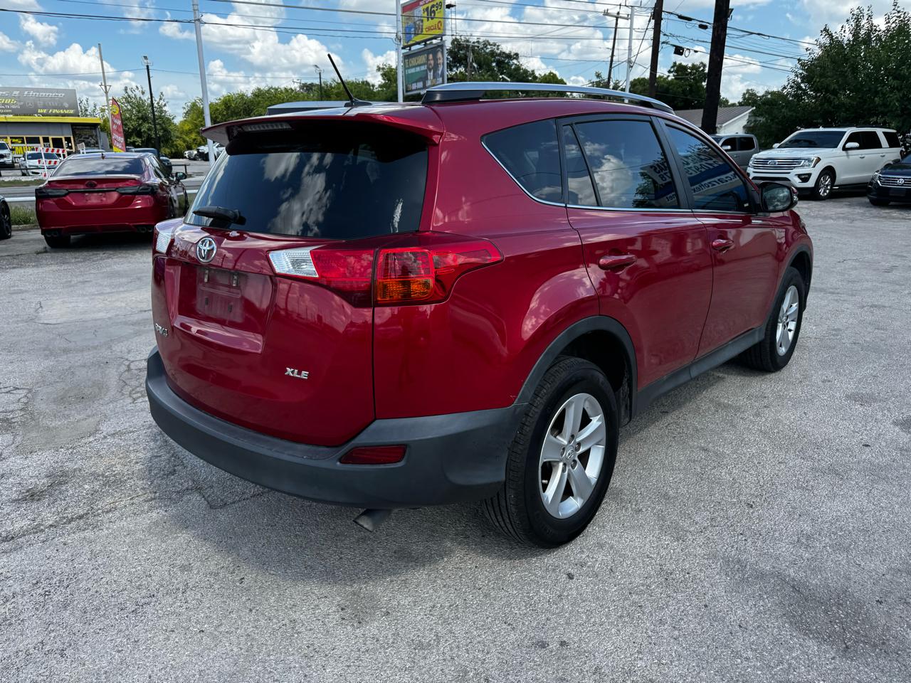 Toyota RAV4 XLE FWD 2014