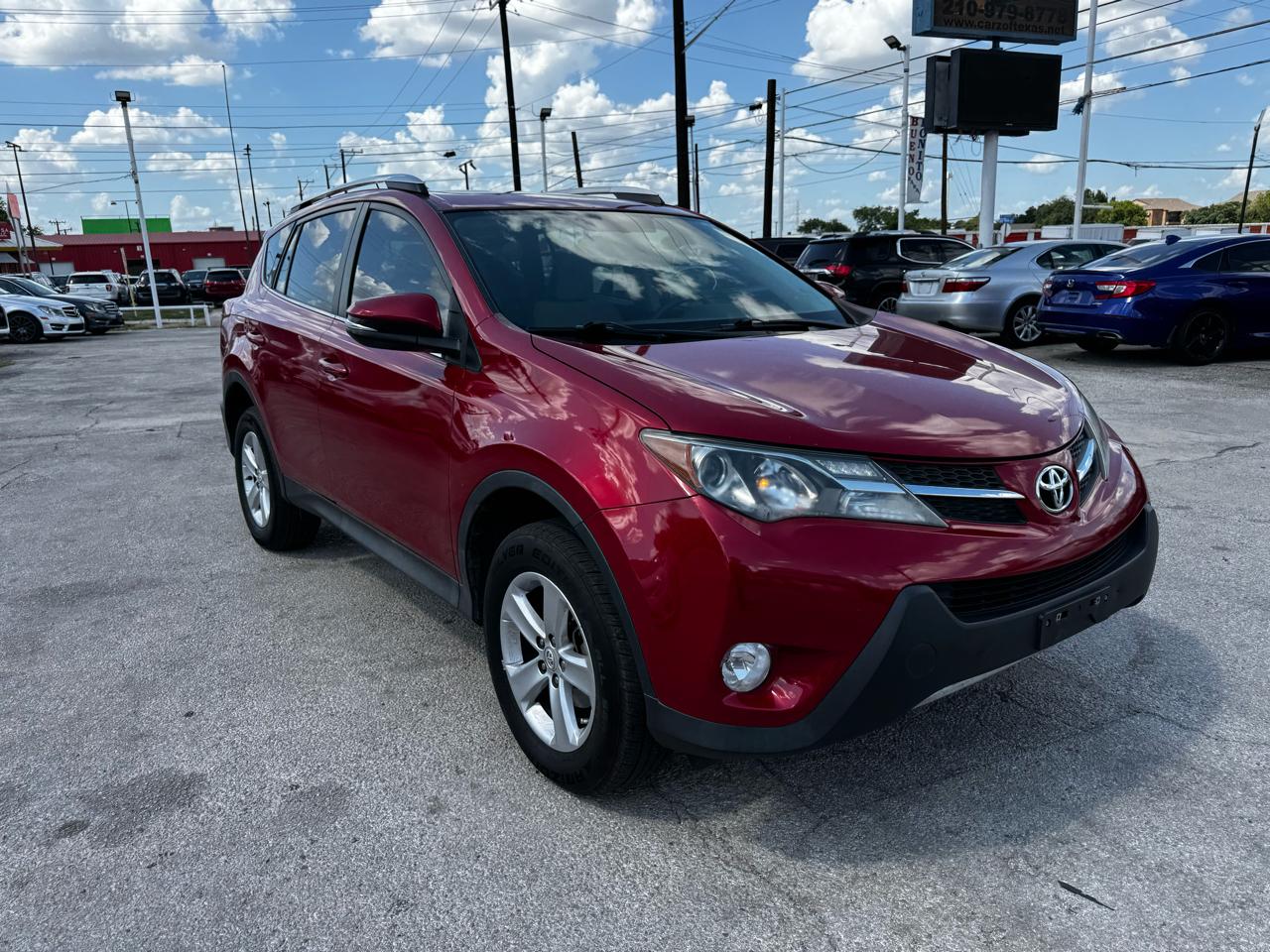 Toyota RAV4 XLE FWD 2014