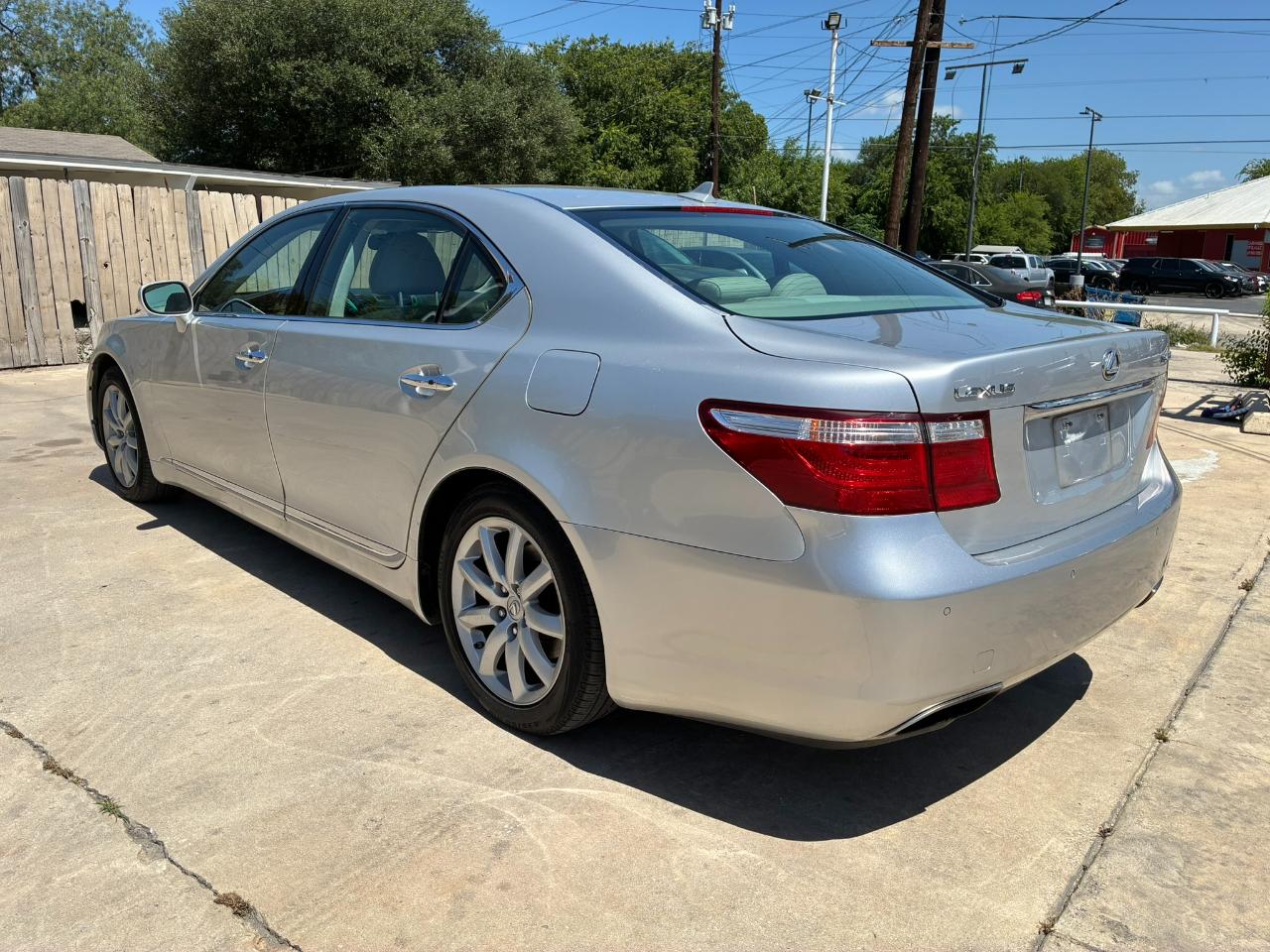 Lexus LS 460 L Luxury Sedan 2007