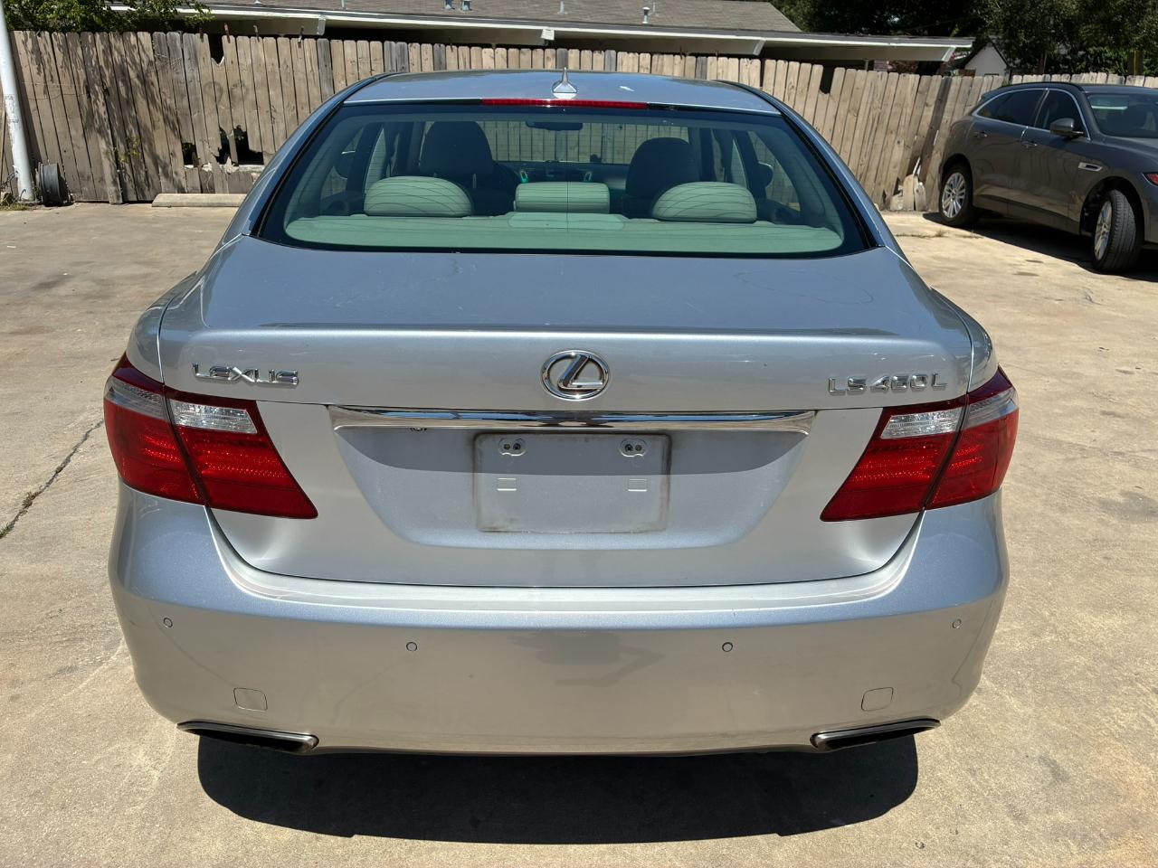 Lexus LS 460 L Luxury Sedan 2007