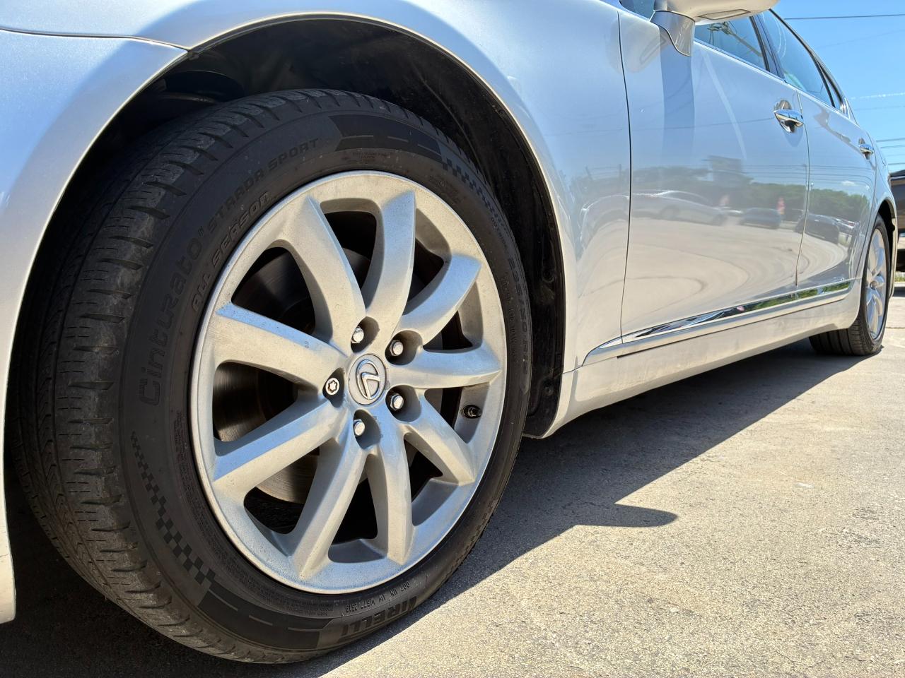 Lexus LS 460 L Luxury Sedan 2007