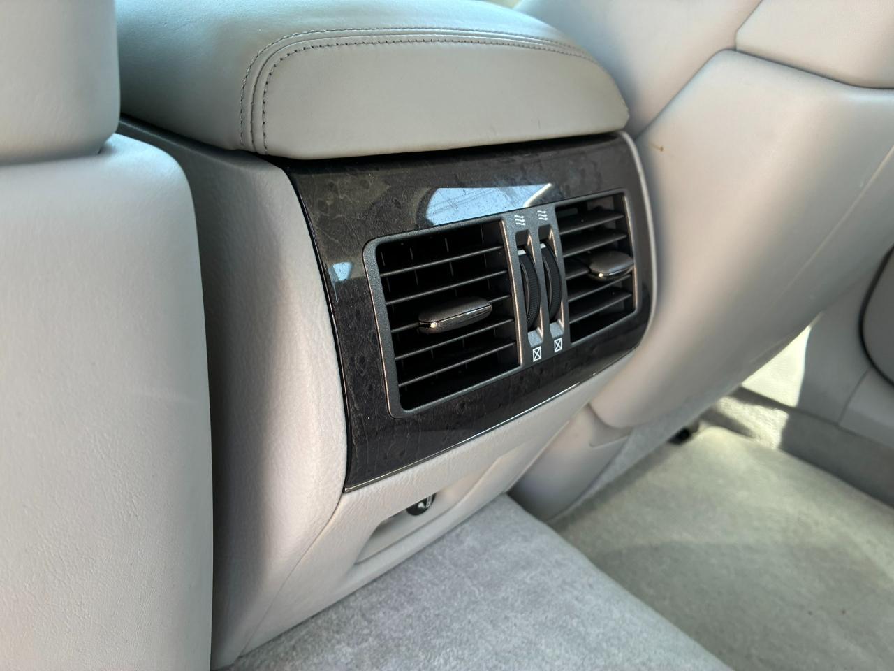 Lexus LS 460 L Luxury Sedan 2007