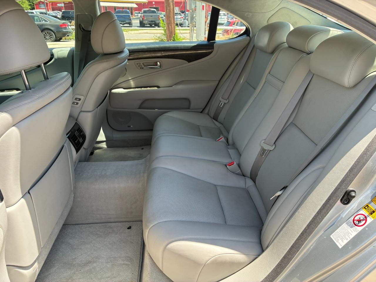 Lexus LS 460 L Luxury Sedan 2007