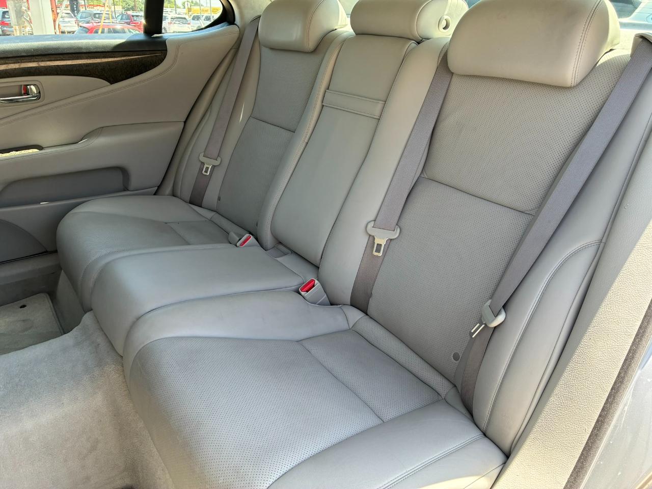 Lexus LS 460 L Luxury Sedan 2007