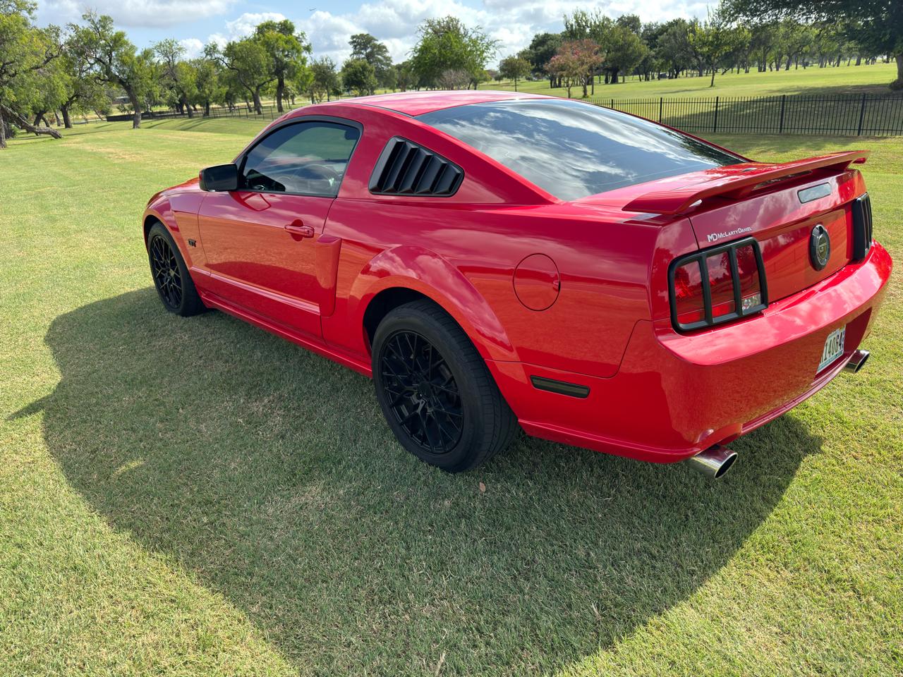 Ford Mustang GT Deluxe Coupe 2007