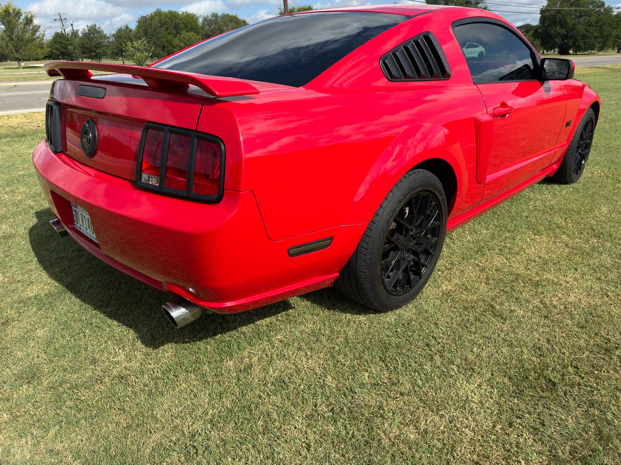 Ford Mustang GT Deluxe Coupe 2007