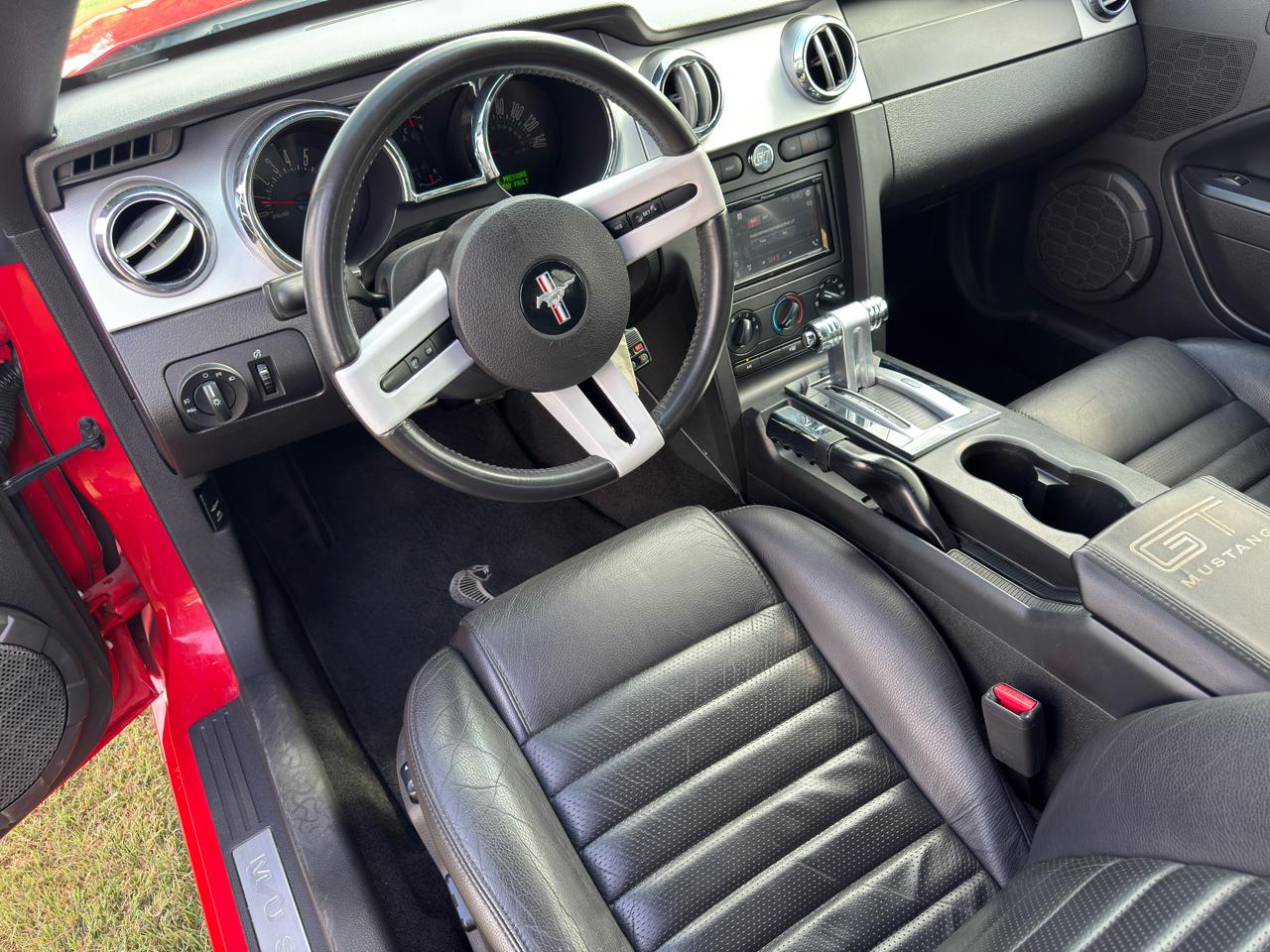 Ford Mustang GT Deluxe Coupe 2007