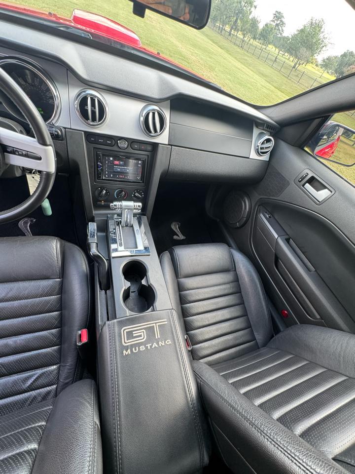 Ford Mustang GT Deluxe Coupe 2007