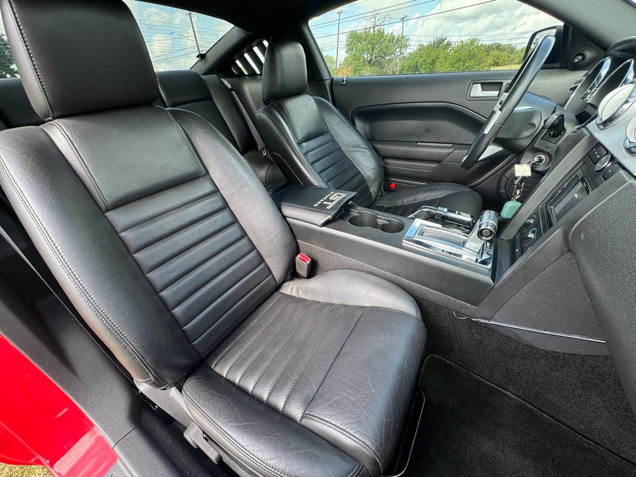 Ford Mustang GT Deluxe Coupe 2007