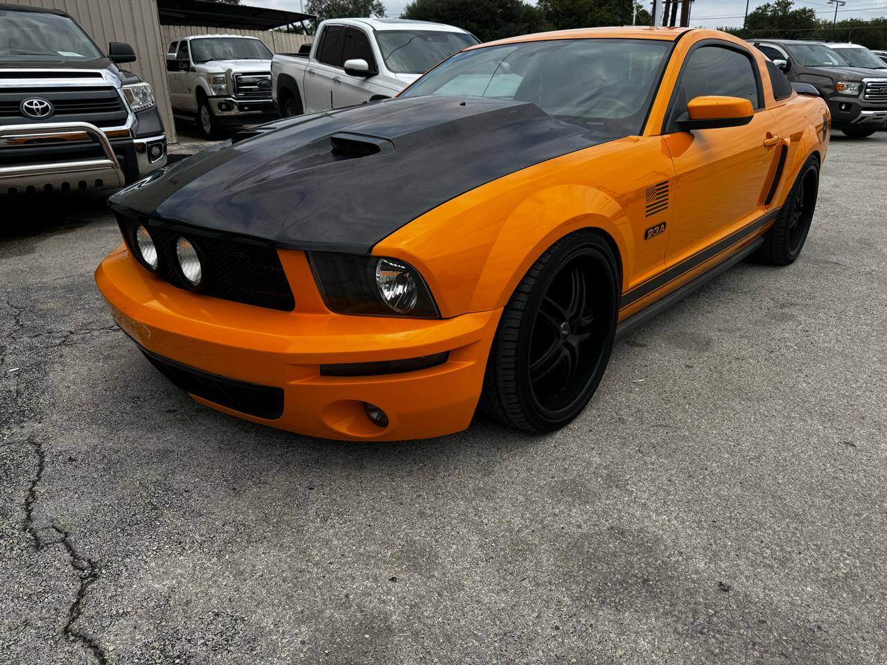 Ford Mustang V6 Deluxe Coupe 2007