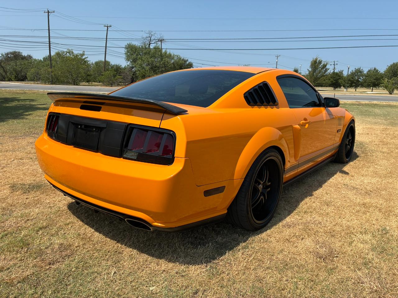 Ford Mustang V6 Deluxe Coupe 2007