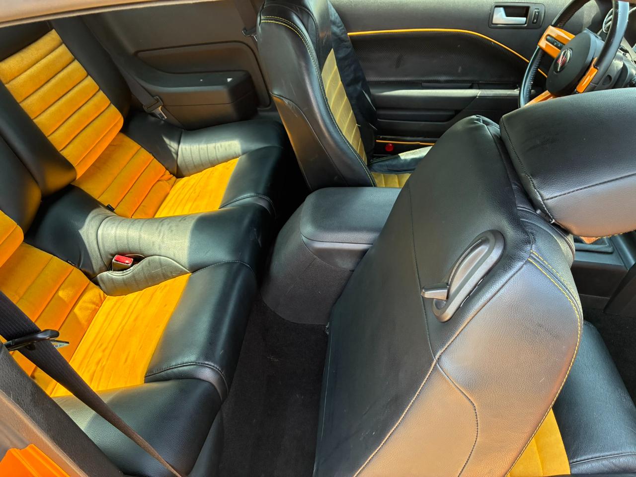 Ford Mustang V6 Deluxe Coupe 2007