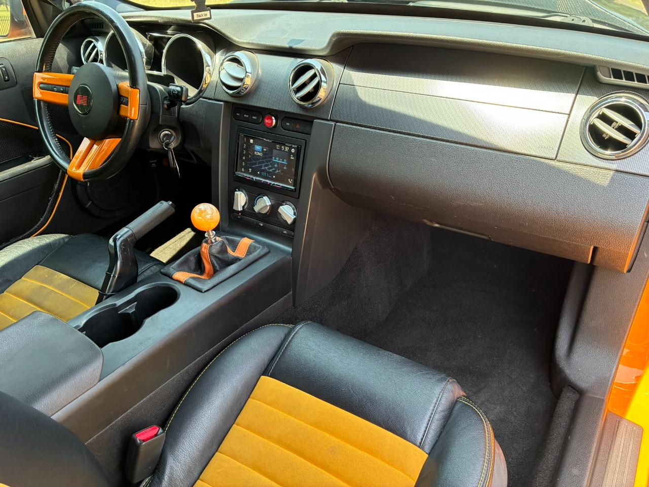 Ford Mustang V6 Deluxe Coupe 2007