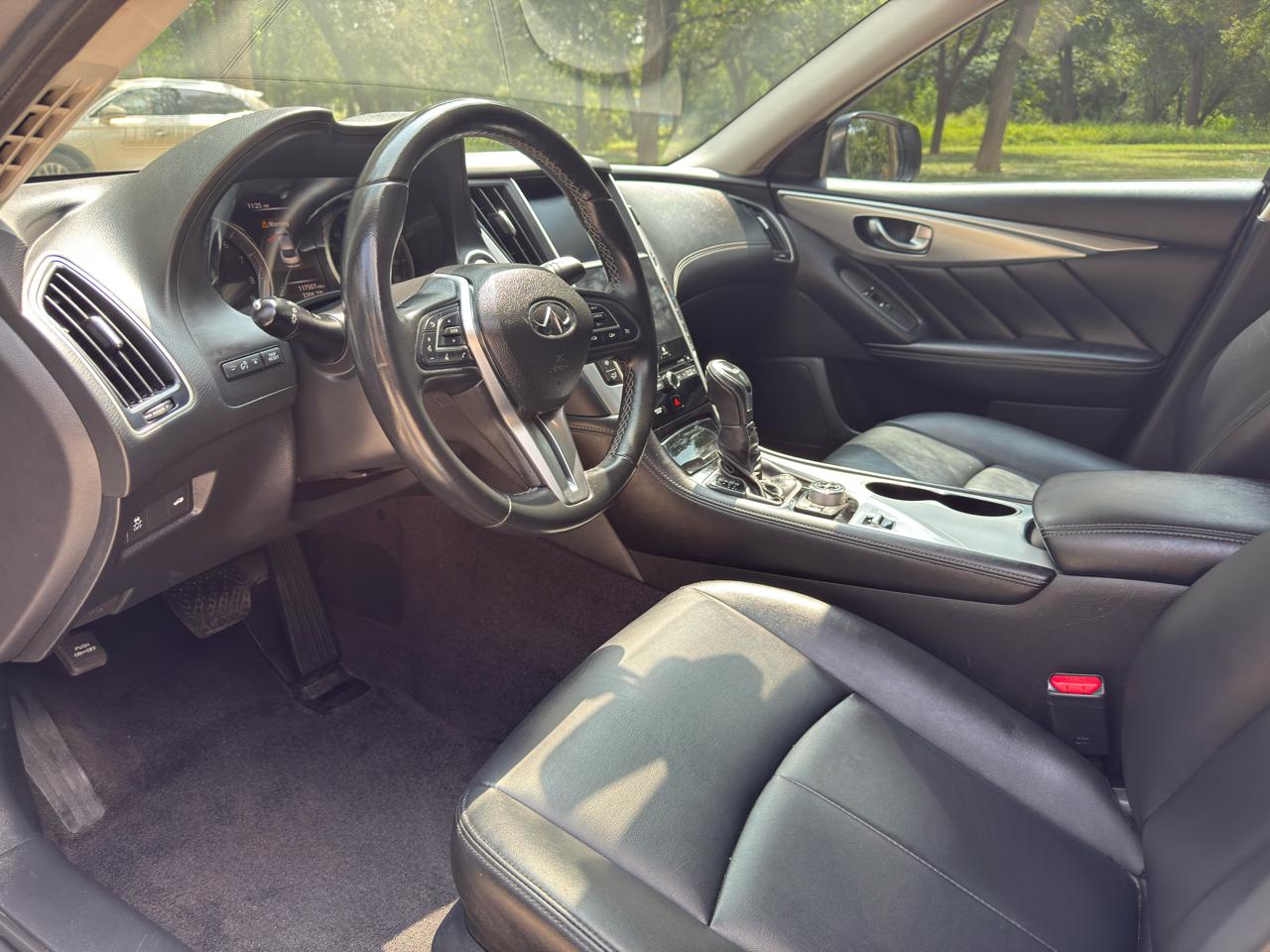Infiniti Q50 3.0t LUXE 2020