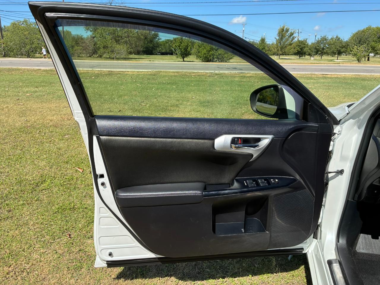 Lexus CT 200h Base 2012