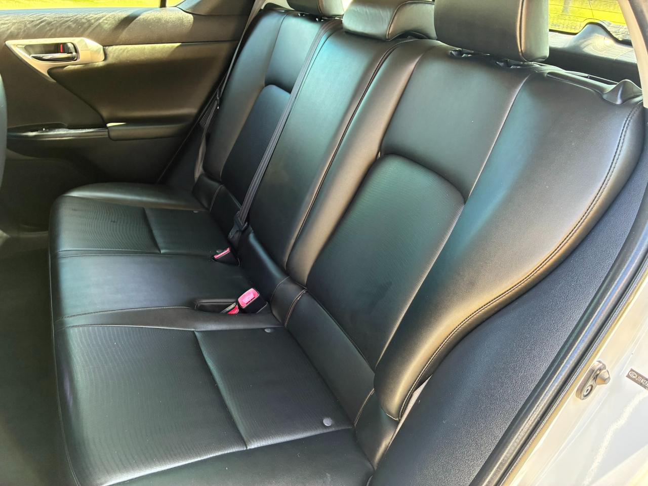 Lexus CT 200h Base 2012