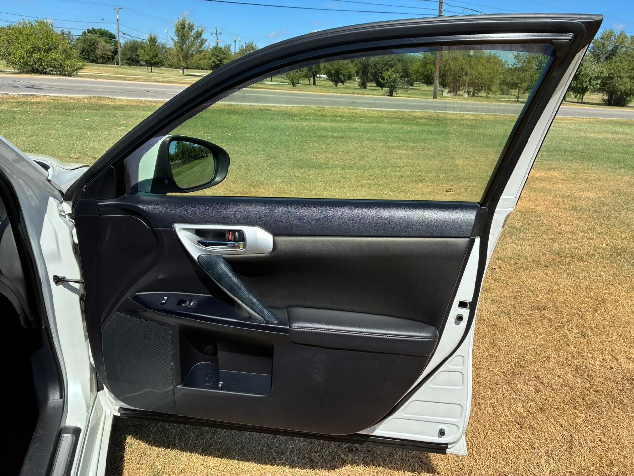 Lexus CT 200h Base 2012