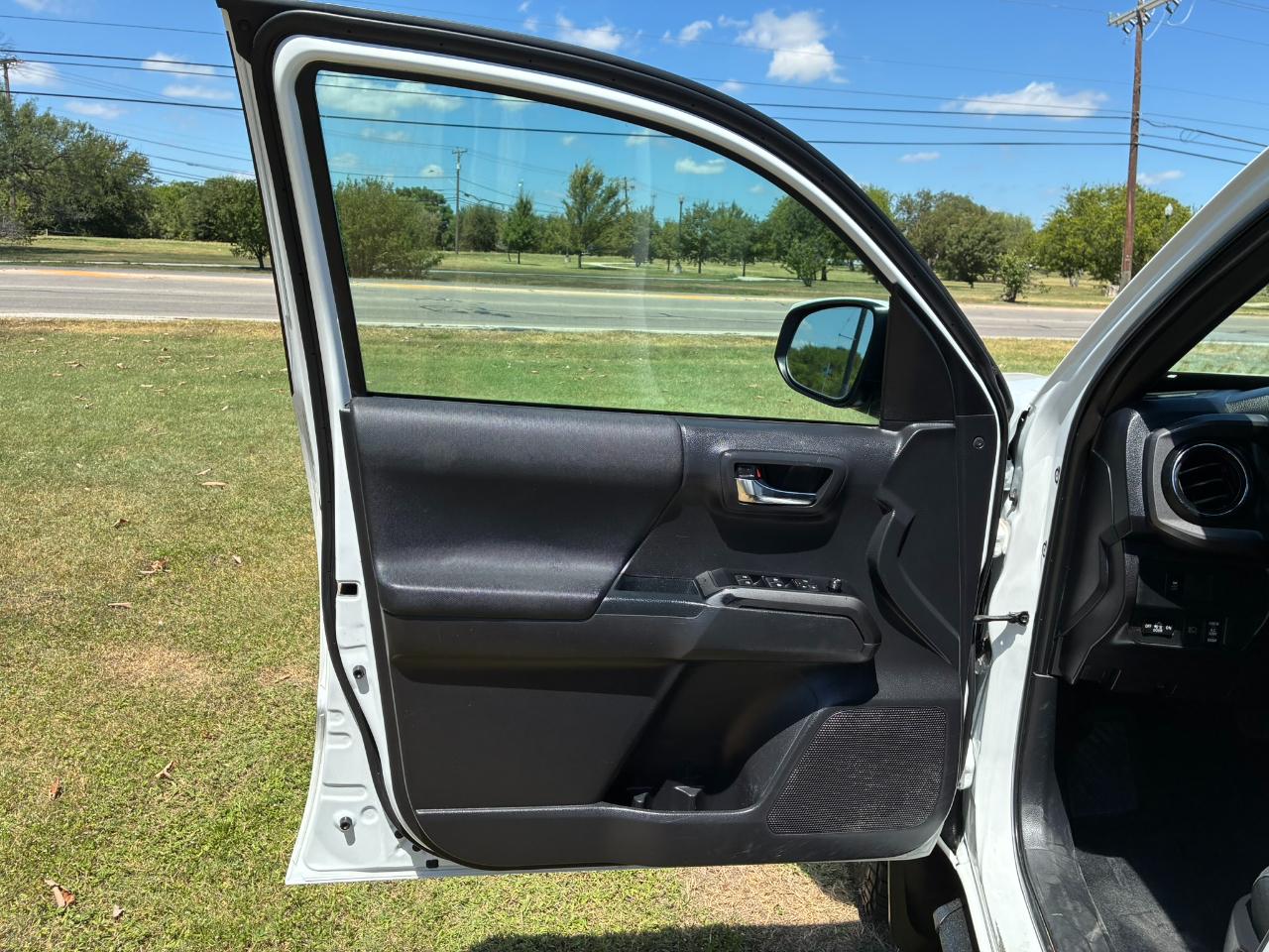 Toyota Tacoma SR5 Double Cab Long Bed V6 6AT 4WD 2023