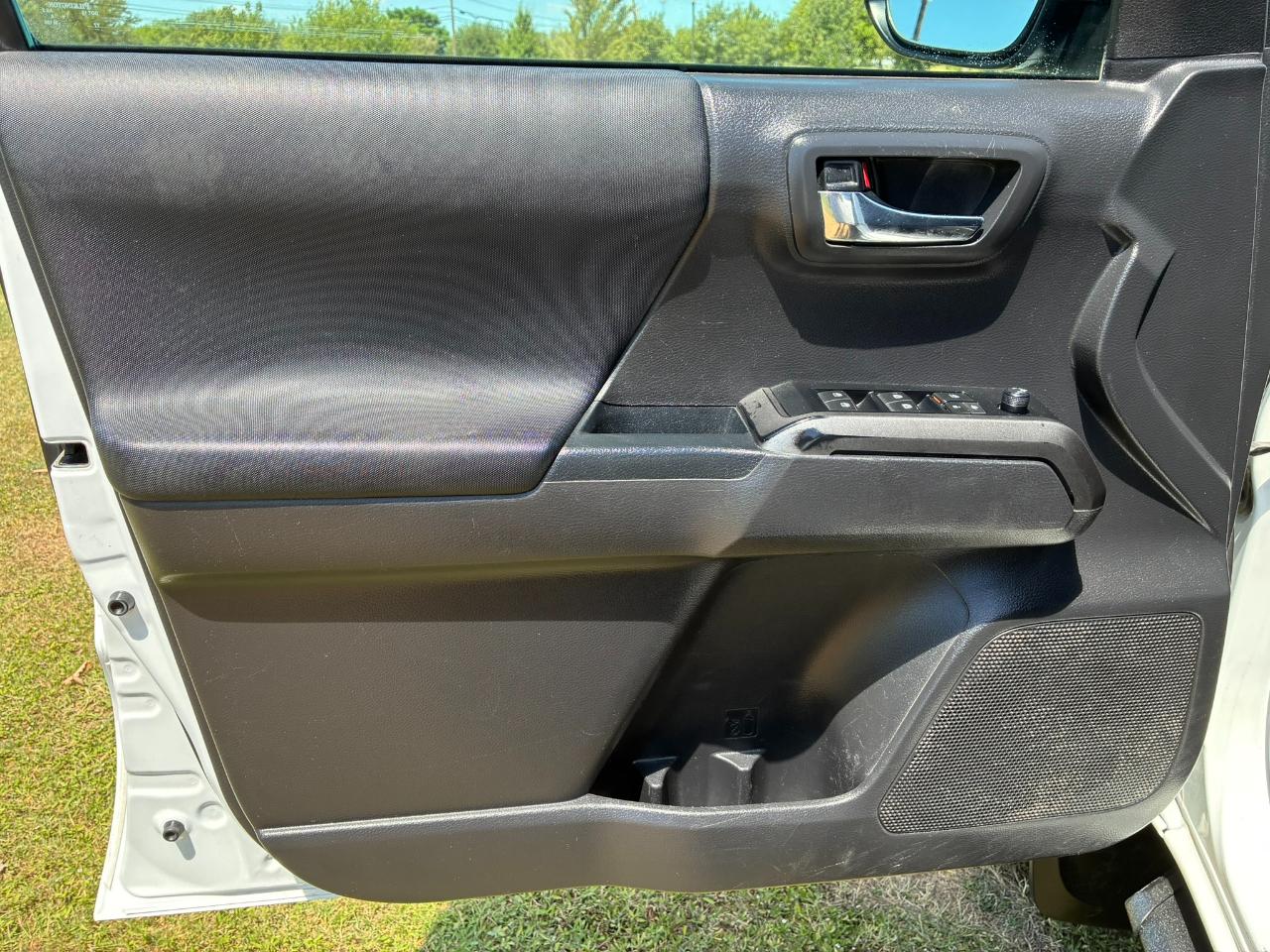 Toyota Tacoma SR5 Double Cab Long Bed V6 6AT 4WD 2023