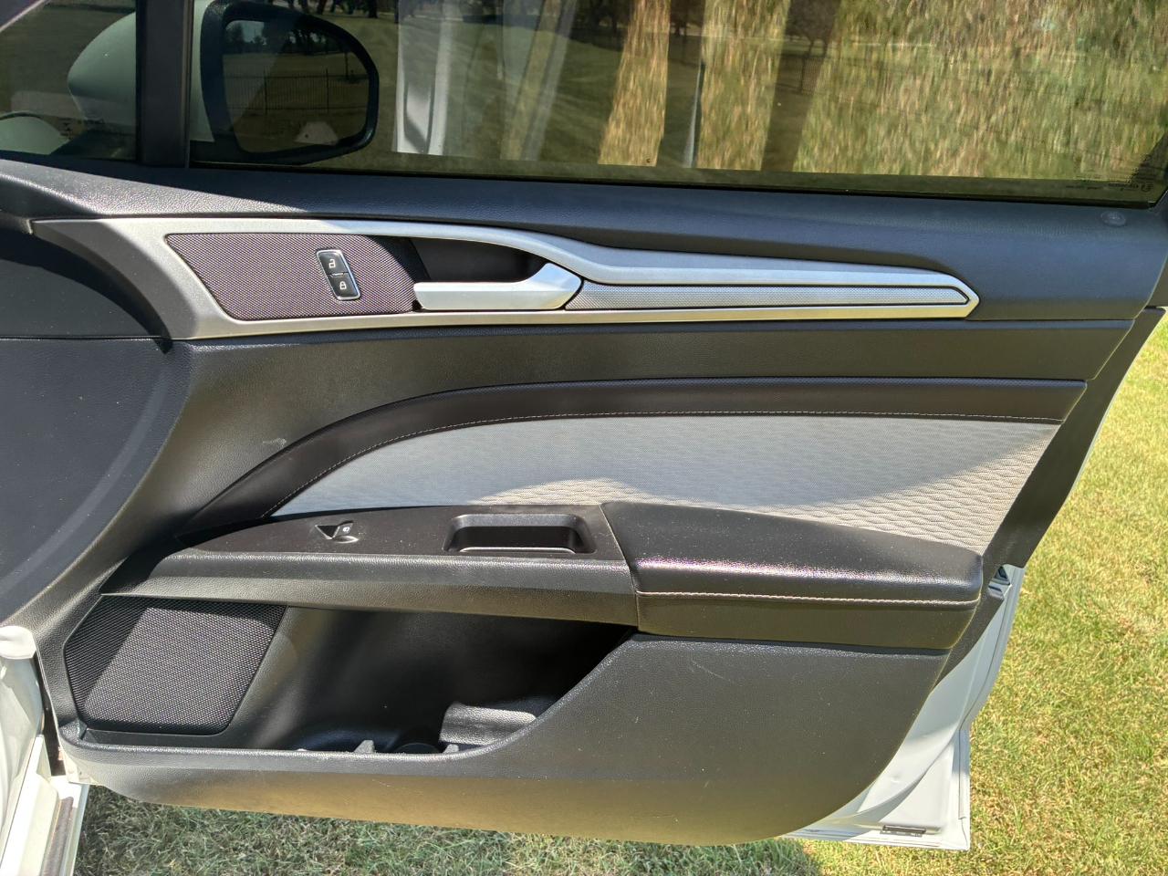 Ford Fusion SE 2020