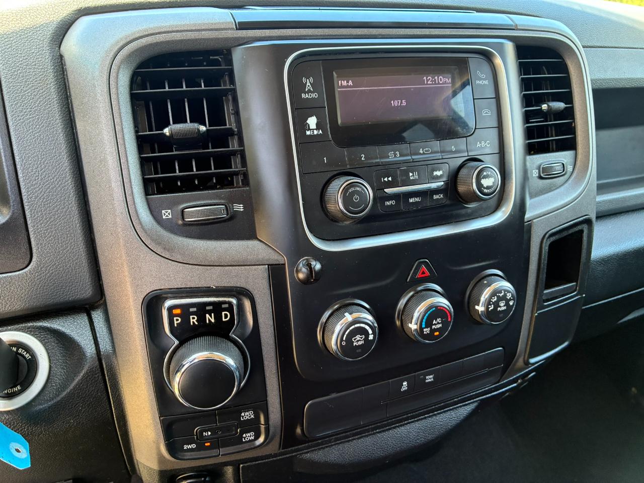 RAM 1500 Tradesman Crew Cab SWB 4WD 2018