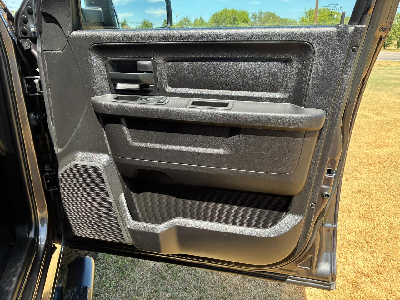 RAM 1500 Tradesman Crew Cab SWB 4WD 2018