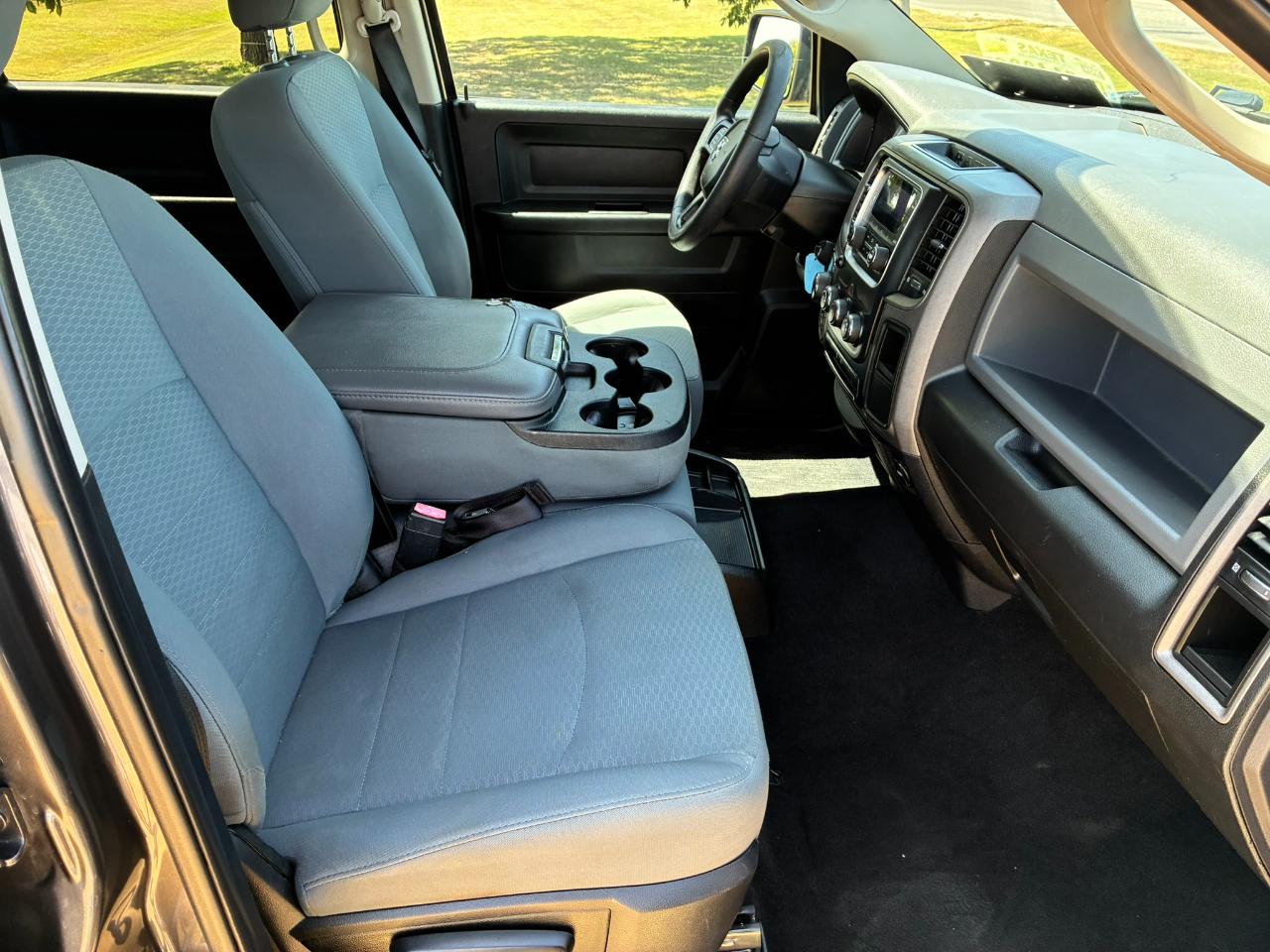 RAM 1500 Tradesman Crew Cab SWB 4WD 2018