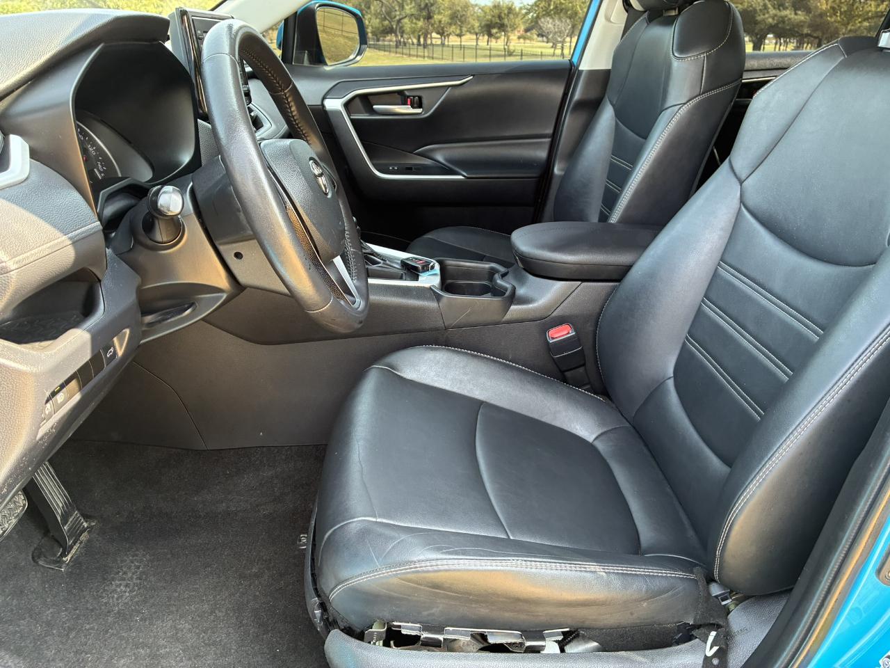 Toyota RAV4 XLE Premium 2021