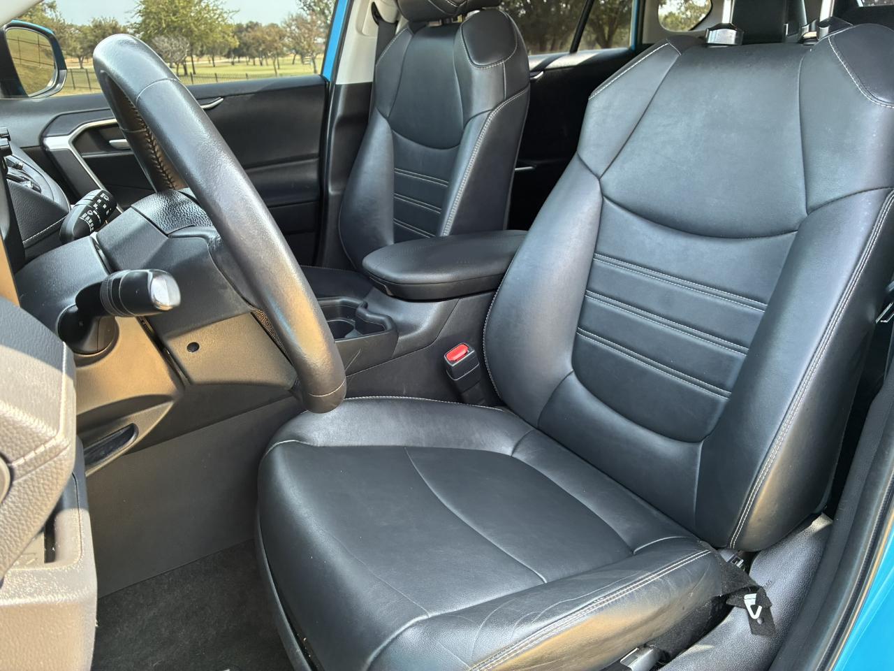 Toyota RAV4 XLE Premium 2021