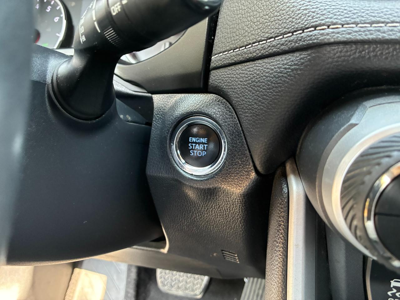 Toyota RAV4 XLE Premium 2021