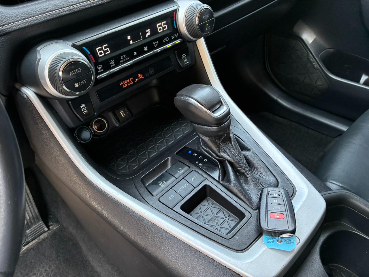 Toyota RAV4 XLE Premium 2021