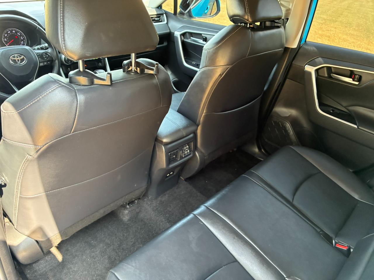 Toyota RAV4 XLE Premium 2021