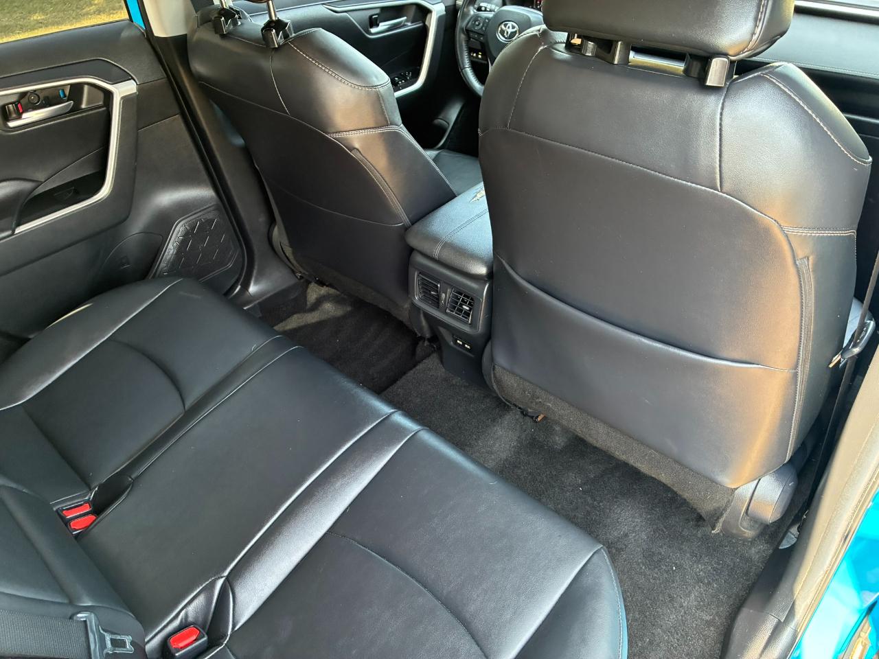 Toyota RAV4 XLE Premium 2021
