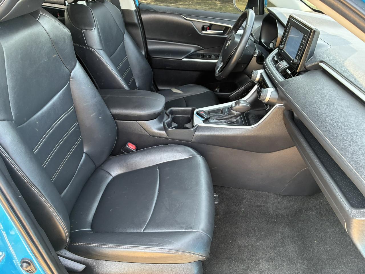 Toyota RAV4 XLE Premium 2021