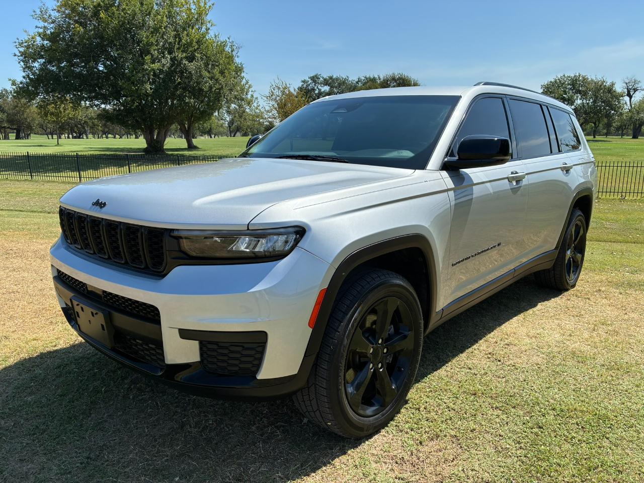 2022 Jeep Grand Cherokee L Laredo 4WD